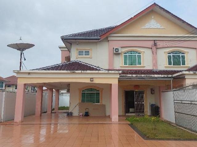 Residential House for sale in Long Miri
