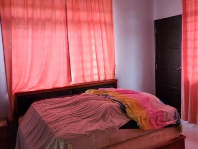 Terraced House for sale in Malaka