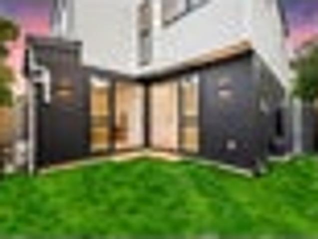 House for sale in Massey, Henderson-Massey