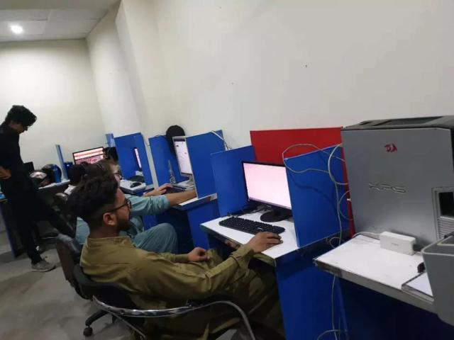 Commercial for rent in لاہور, لاہور ڈویژن