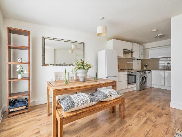 Apartment for rent in Upper Clapton, Greater London
