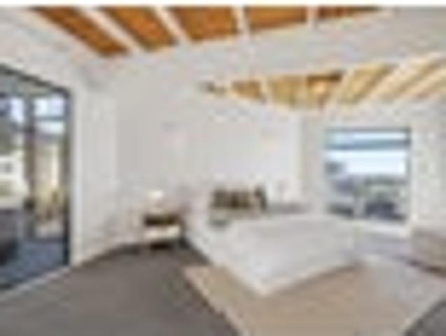 House for sale in Chaslands, Canterbury