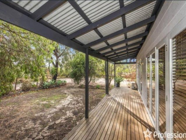 Cottage for rent in Serpentine, Western Australia