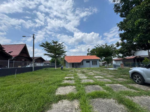Bungalow for rent in Malaka