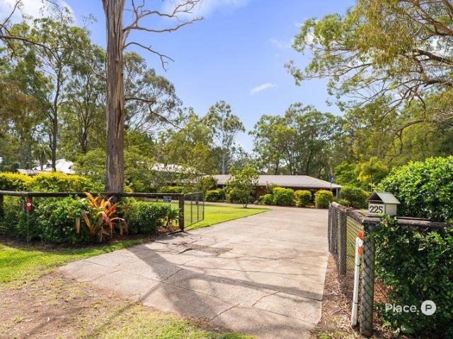 Cottage for sale in Toombul, Queensland