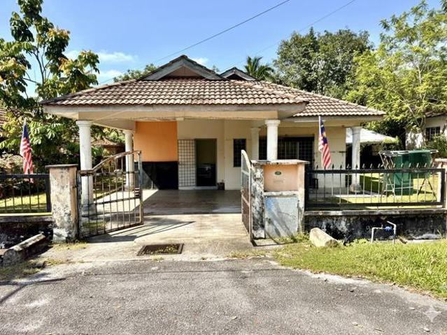 Bungalow for sale in Kajang, Langat