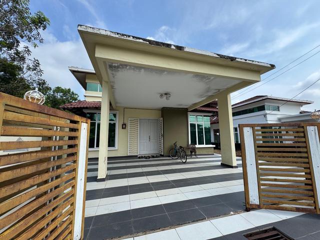 Bungalow for sale in Durian Tunggal, Malaka