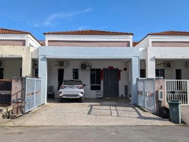 Terraced House for sale in Long Miri