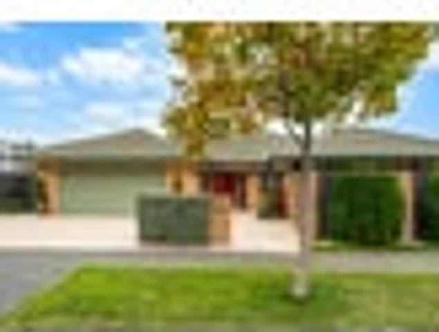 House for sale in Chaslands, Canterbury