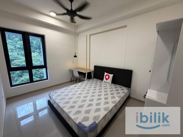 Room for rent in PJU 8, Petaling Jaya