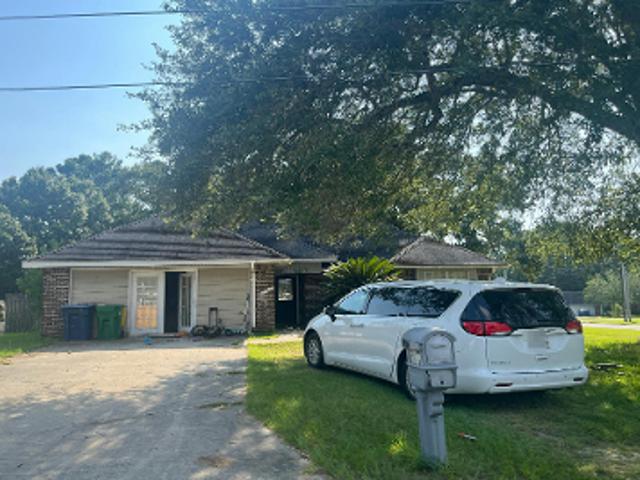 House for sale in Ocean Springs, Mississippi