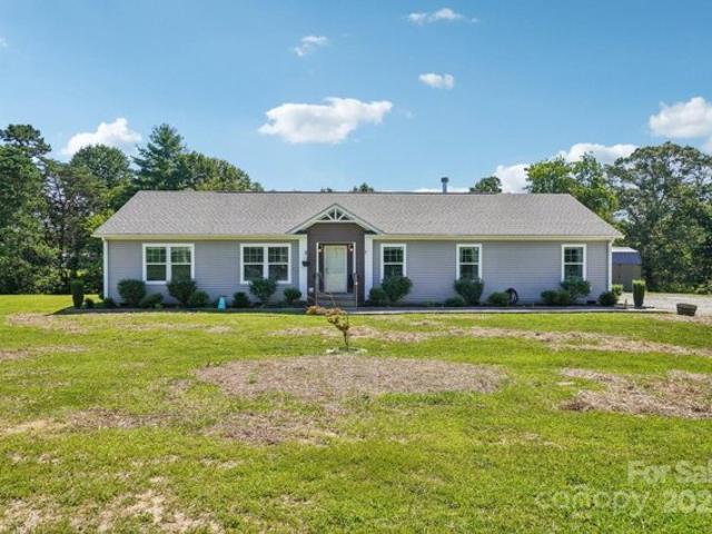 House for sale in Hendersonville