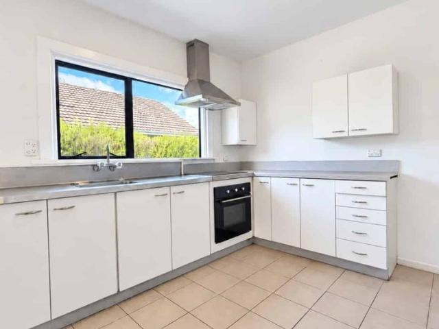 House for rent in Chaslands, Canterbury