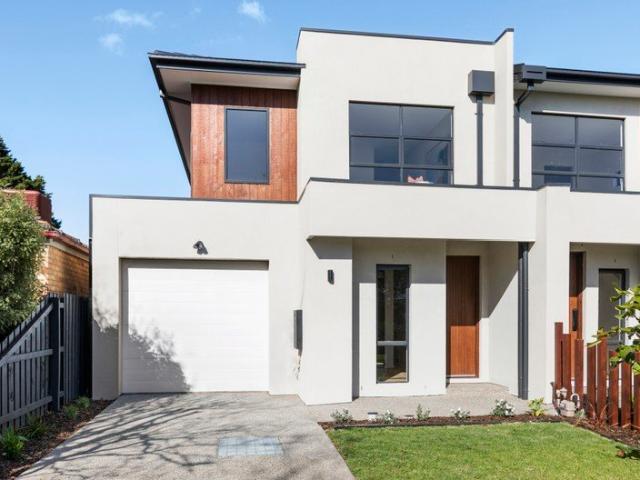 Townhouse for sale in Murrumbeena, Melbourne