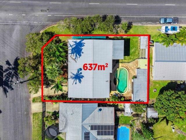 House for sale in Holloways Beach, Cairns