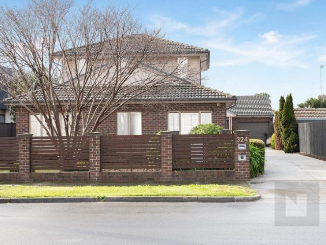 Townhouse for sale in Camerons Creek, Victoria