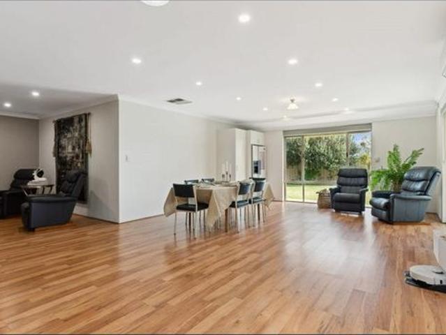 House for rent in Seville Grove, Western Australia