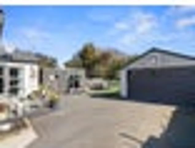 House for sale in Chaslands, Canterbury