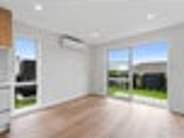 Townhouse for sale in Oratia, Oroua County