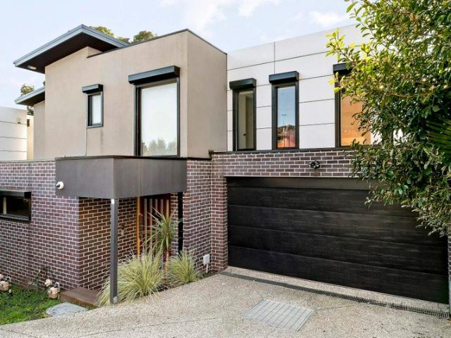 Townhouse for sale in Airport West, Melbourne