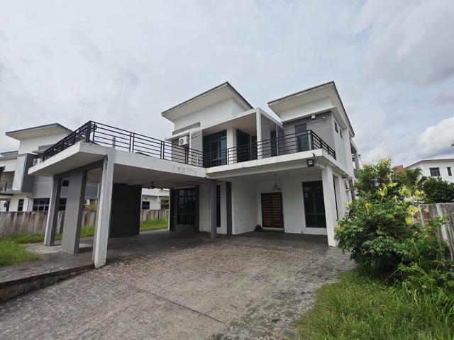 Bungalow for sale in Malaka