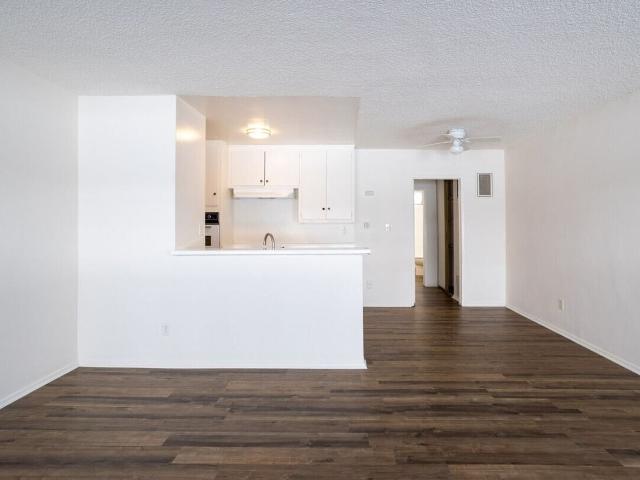 Apartment for rent in Canoga Park, California