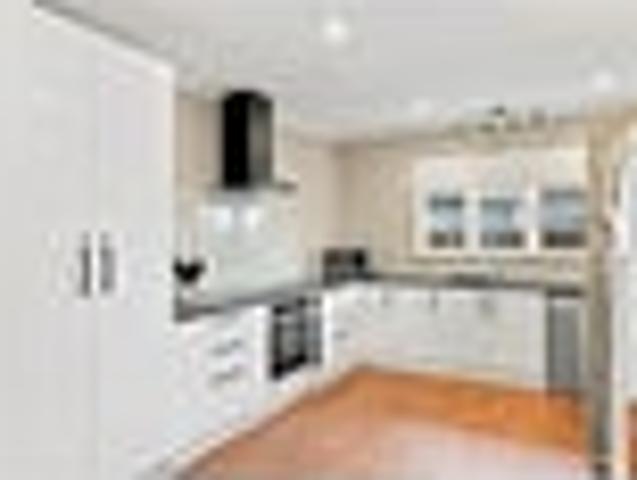 House for sale in Chaslands, Canterbury