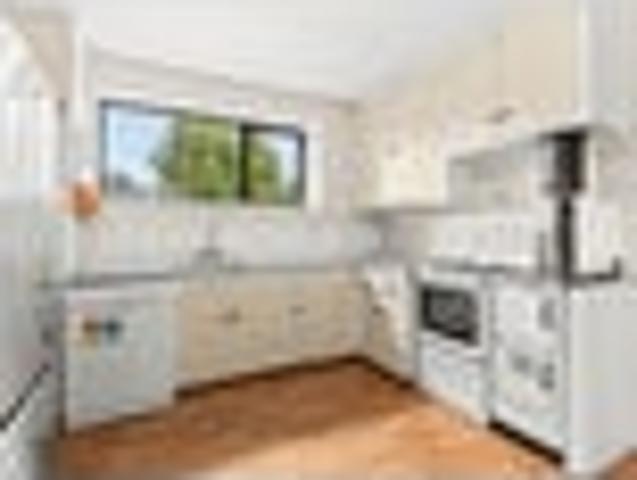 House for sale in Chaslands, Canterbury