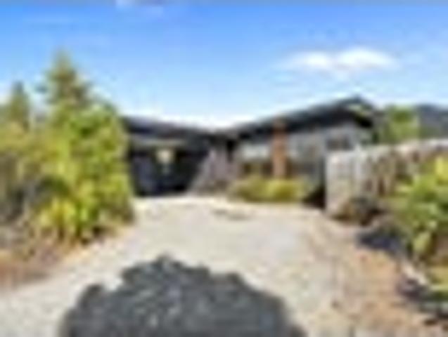 House for sale in Otakou