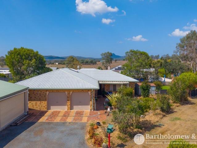 House for sale in Peak Crossing