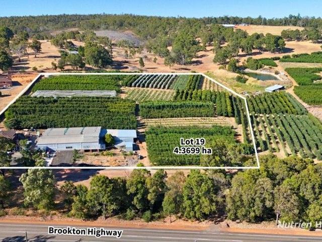 Acreage for sale in Karragullen, Western Australia