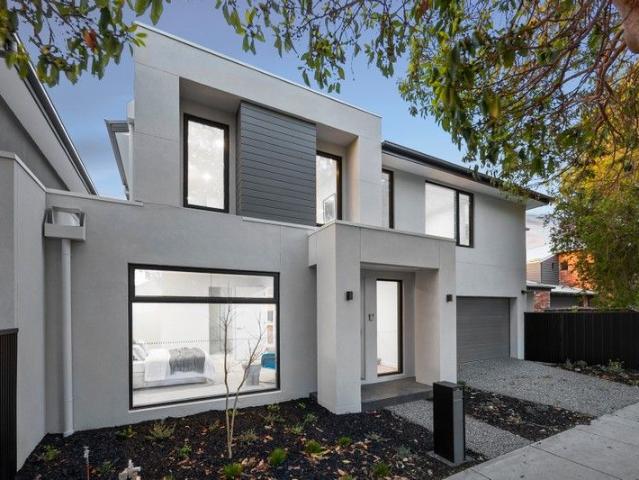 House for sale in Highett