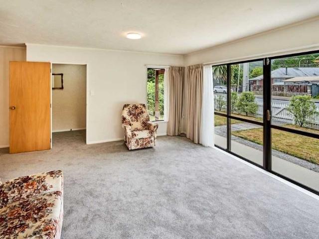 House for rent in Maidstone, Upper Hutt