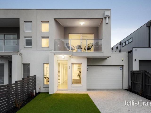 Townhouse for sale in Camerons Creek, Victoria