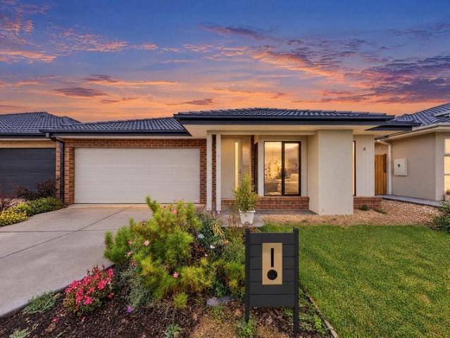House for sale in Officer, Melbourne