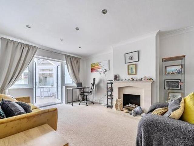 House for sale in The Butts, Kent