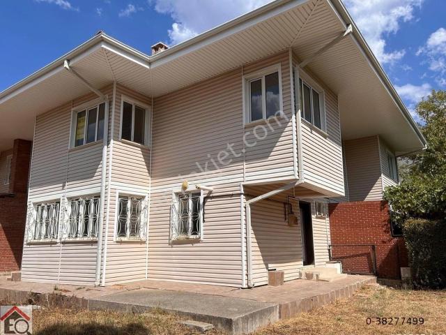 Söğüt içerisinde satılık Villa