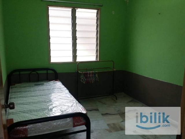 Room for rent in Petaling, Alam Impian