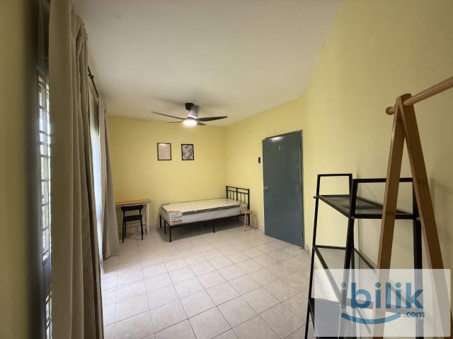 Room for rent in PJU 5, Petaling Jaya