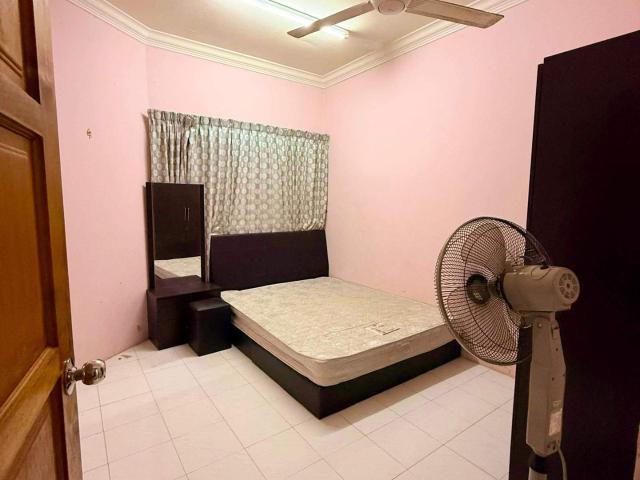 Room for rent in Muar, Johor