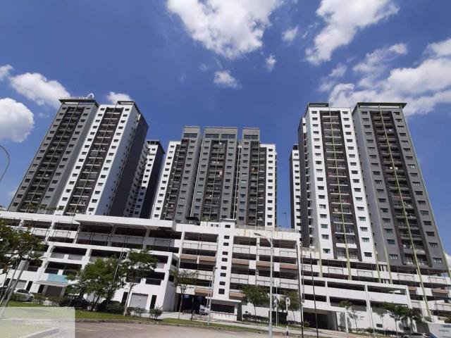 Room for rent in Petaling, Alam Impian