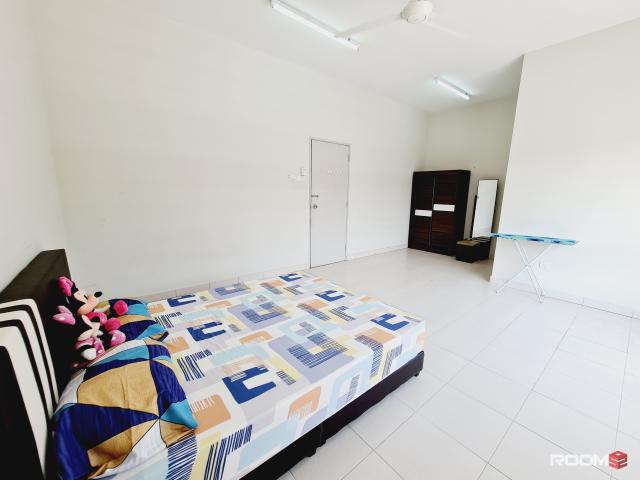 Room for rent in Sendayan Village, Negeri Sembilan