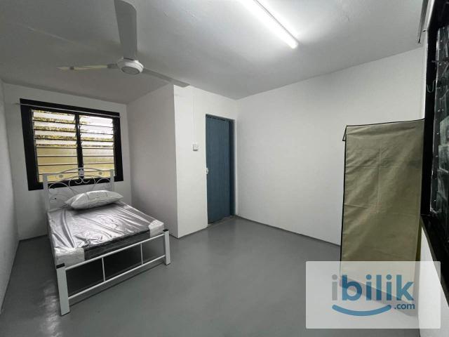 Room for rent in Pekan Nanas, Johor