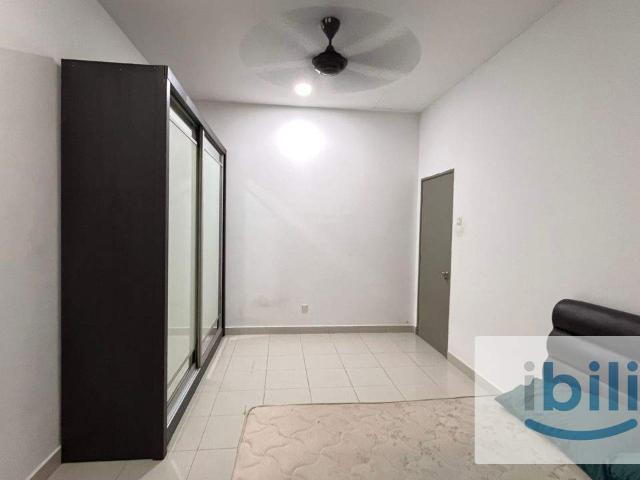 Room for rent in Petaling, Alam Impian