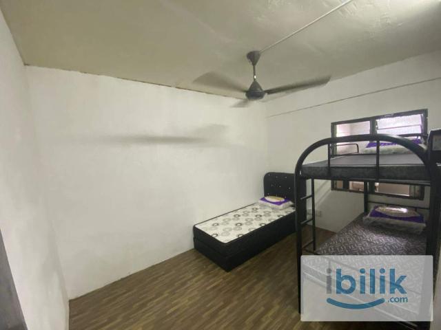 Room for rent in Petaling, Alam Impian