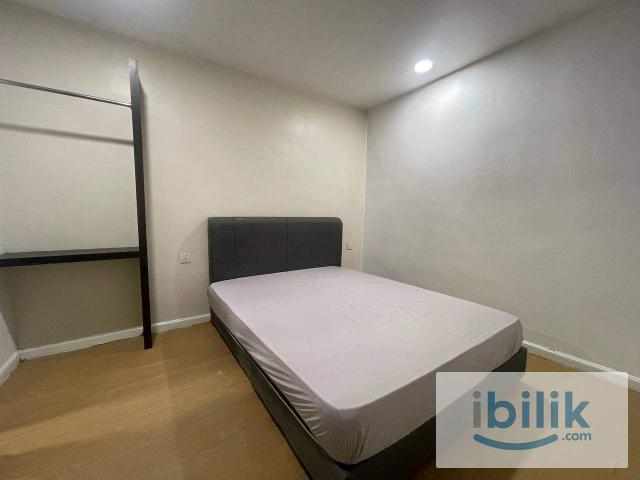 Room for rent in Taman Pelangi, Johor Bahru