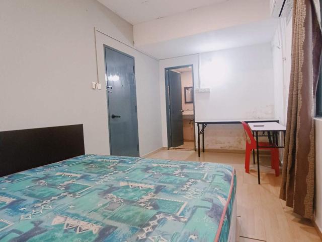 Room for rent in Taman Pelangi, Johor Bahru