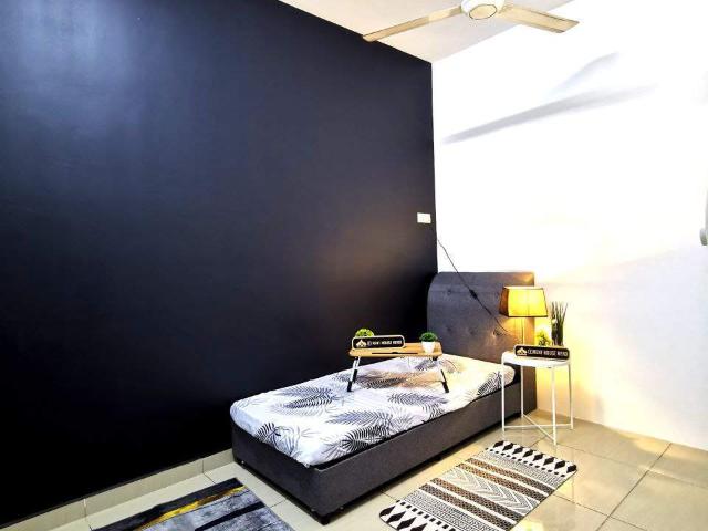 Room for rent in Glomac Lakeside Residences, Majlis Bandaraya Subang Jaya