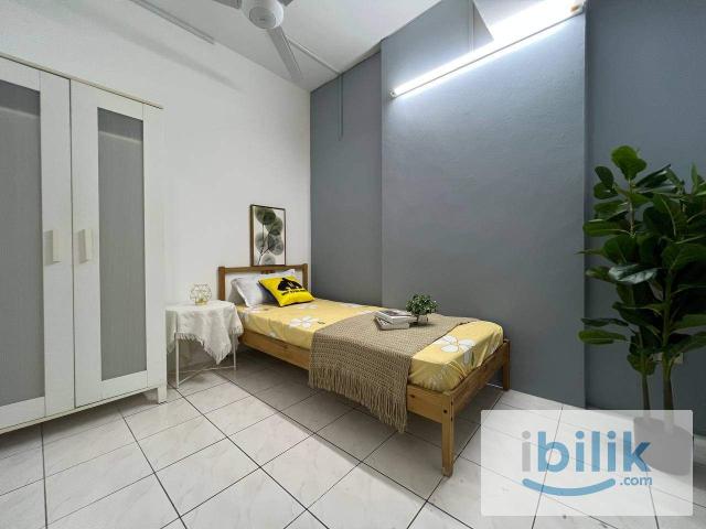 Room for rent in Kajang Plaza, Majlis Perbandaran Kajang
