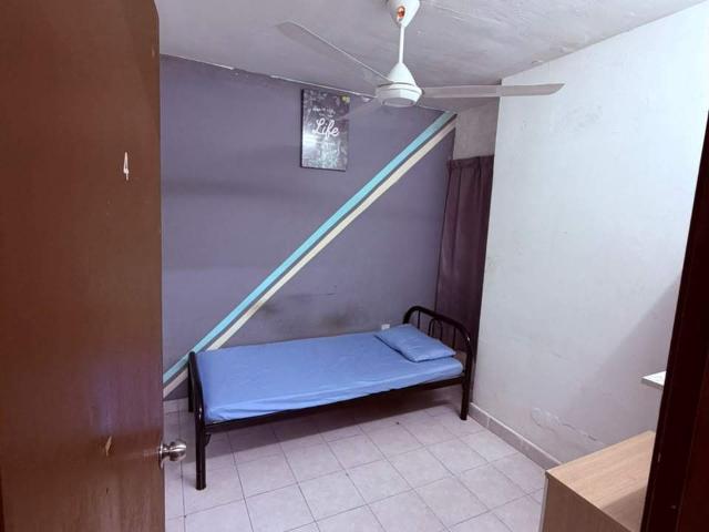 Room for rent in PJU 8, Petaling Jaya